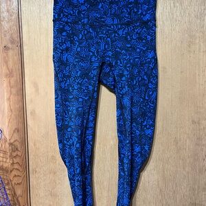 Blue Patterned‎ lulu Leggings